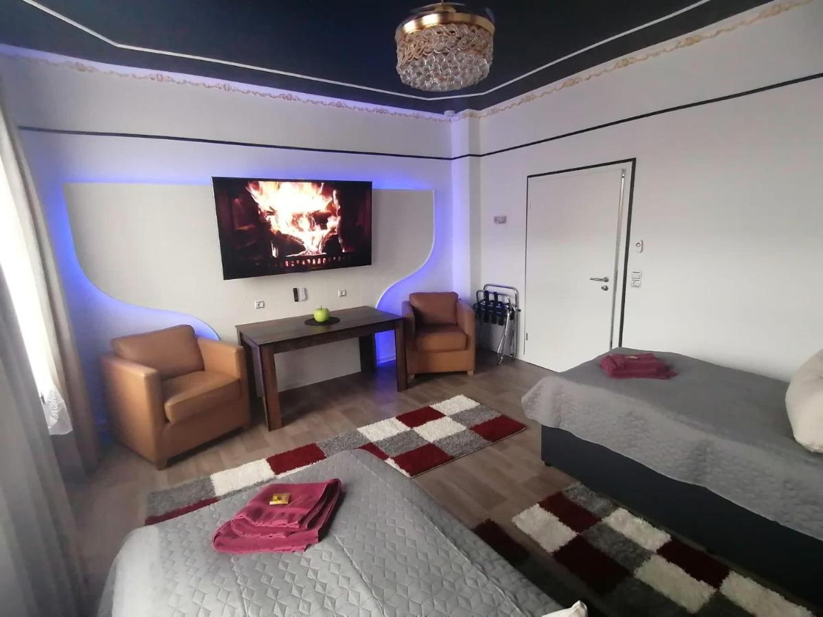 Best-Preis -Gold Suite- Mit Netflix, Self-Check-In, Ebike Ladestation, Fahrradraum, Wlan, Netflix Und Massagesessel - Direkt Am Elberadweg Im Herzen Von Wittenberge Buitenkant foto