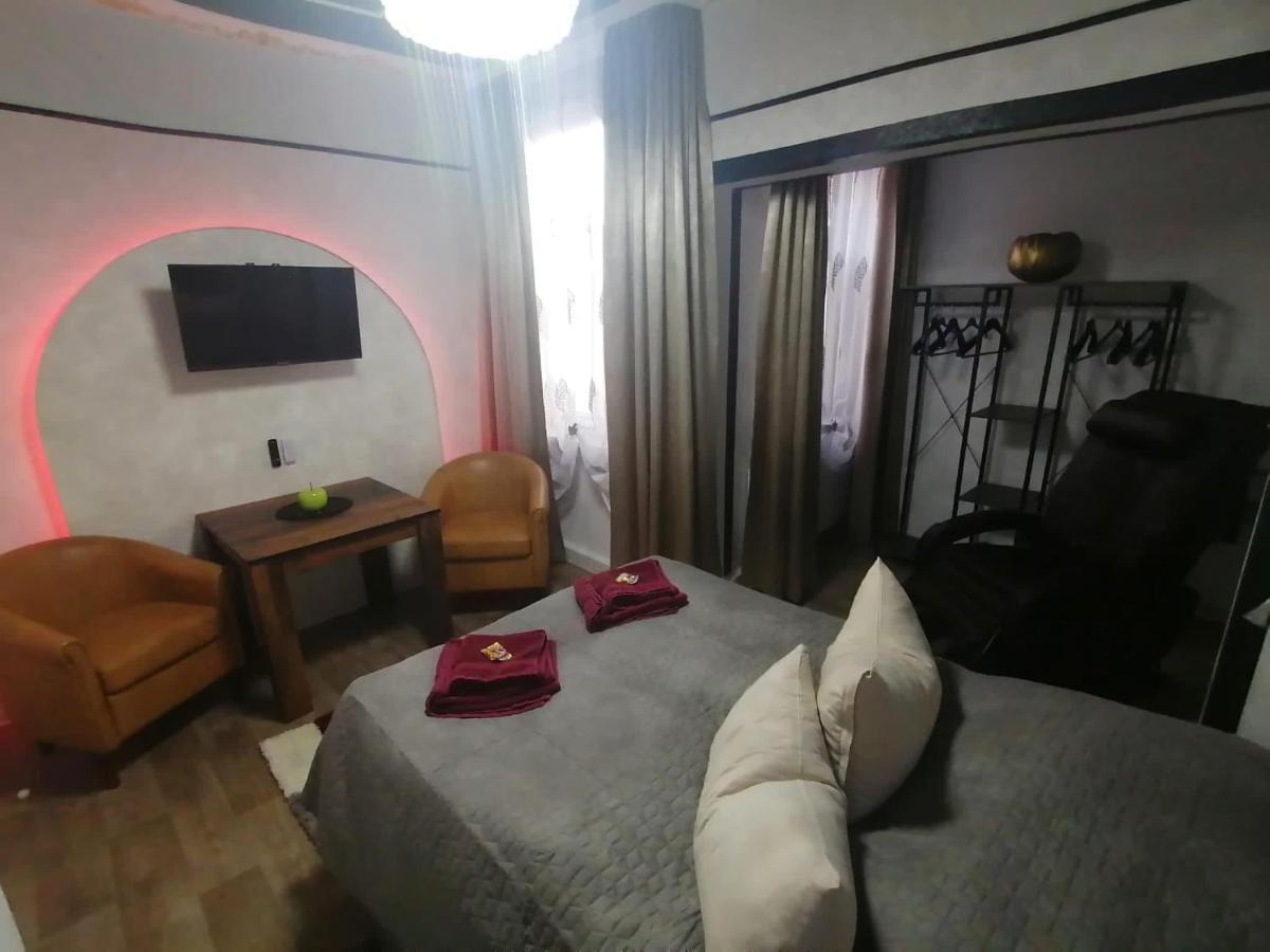 Best-Preis -Gold Suite- Mit Netflix, Self-Check-In, Ebike Ladestation, Fahrradraum, Wlan, Netflix Und Massagesessel - Direkt Am Elberadweg Im Herzen Von Wittenberge Buitenkant foto
