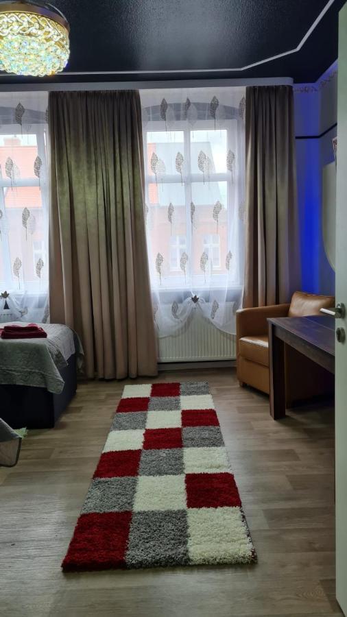 Best-Preis -Gold Suite- Mit Netflix, Self-Check-In, Ebike Ladestation, Fahrradraum, Wlan, Netflix Und Massagesessel - Direkt Am Elberadweg Im Herzen Von Wittenberge Buitenkant foto