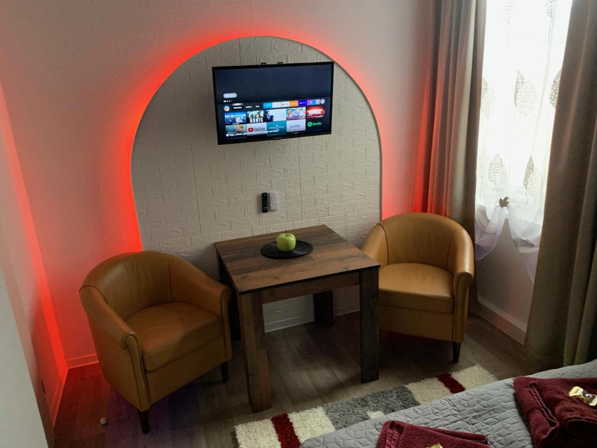 Best-Preis -Gold Suite- Mit Netflix, Self-Check-In, Ebike Ladestation, Fahrradraum, Wlan, Netflix Und Massagesessel - Direkt Am Elberadweg Im Herzen Von Wittenberge Buitenkant foto